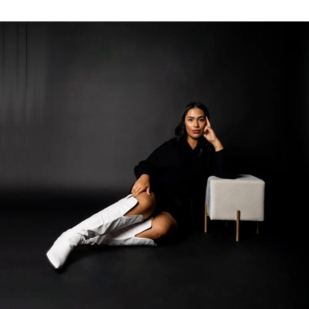 Journee Collection White Heeled Boots - Picture 5 of 10